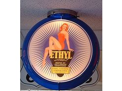 Globe Ethyl Pin-Up